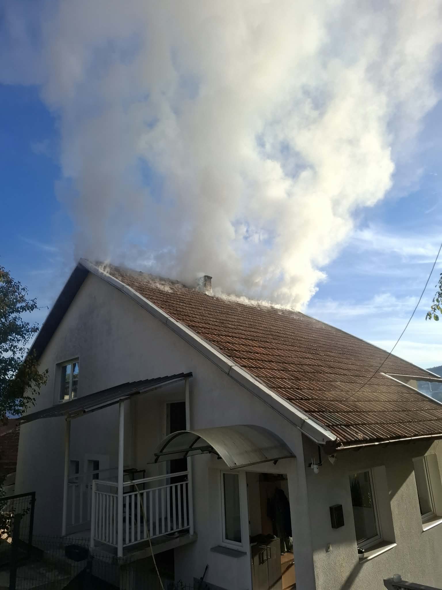 Trebam proracun koliko crijepa i sveg materijala koliko bi kostalo sve ukupno.